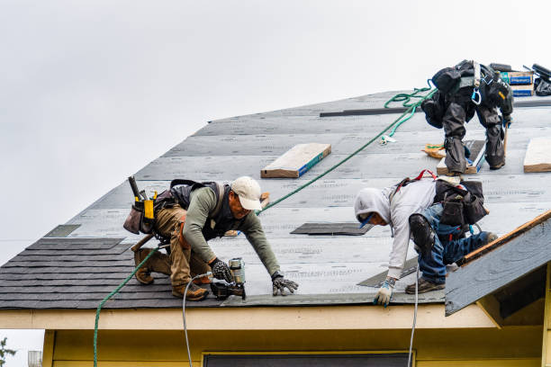 Professional Gutter Installation technician working in Richlands, NC